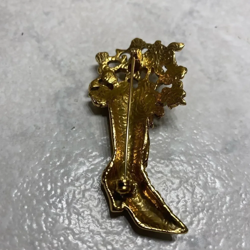Vtg Boot/Shoe w/ Floral Brooch